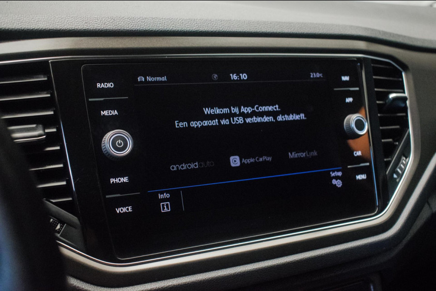 Volkswagen T-Roc 1.0 TSI Style Sport [ Virtual Full LED 19 Inch R Line Velgen Trekhaak Camera Carplay Adaptive Cruise Stoelverw ]