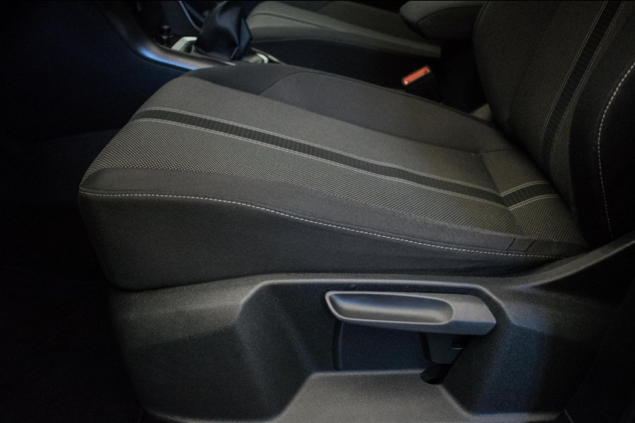 Volkswagen T-Roc 1.0 TSI Style Sport [ Virtual Full LED 19 Inch R Line Velgen Trekhaak Camera Carplay Adaptive Cruise Stoelverw ]