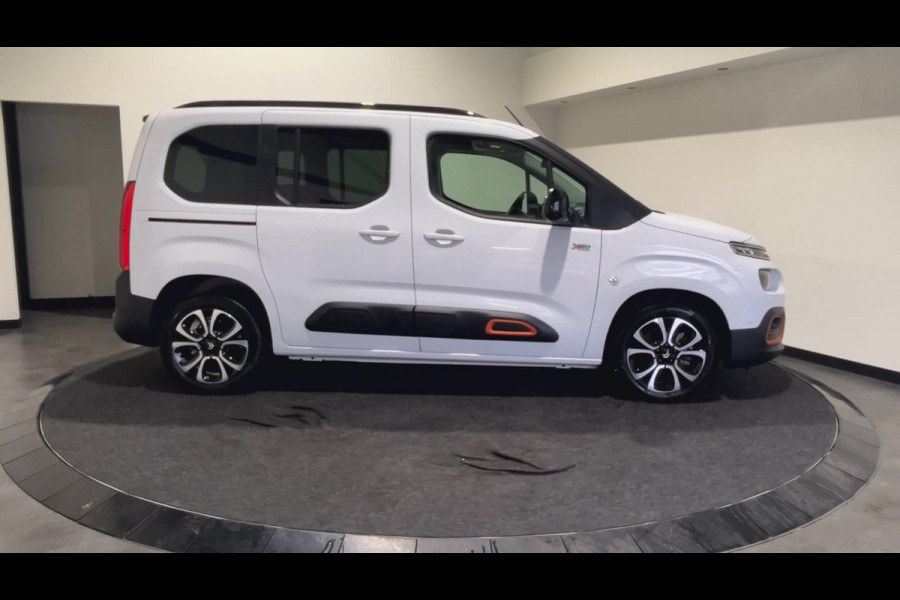 Citroën ë-Berlingo M Shine 50 kWh | 7 PERSOONS! | Head-up display | Park assist pakket | Navigatie pakket | Winterpakket | SoH (batterijcheck) 100 % score!