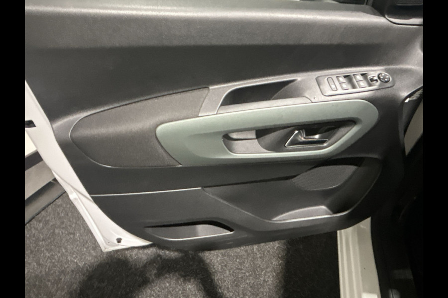 Citroën ë-Berlingo M Shine 50 kWh | 7 PERSOONS! | Head-up display | Park assist pakket | Navigatie pakket | Winterpakket | SoH (batterijcheck) 100 % score!
