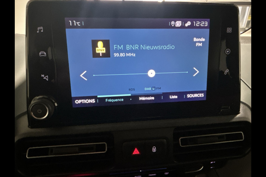 Citroën ë-Berlingo M Shine 50 kWh | 7 PERSOONS! | Head-up display | Park assist pakket | Navigatie pakket | Winterpakket | SoH (batterijcheck) 100 % score!