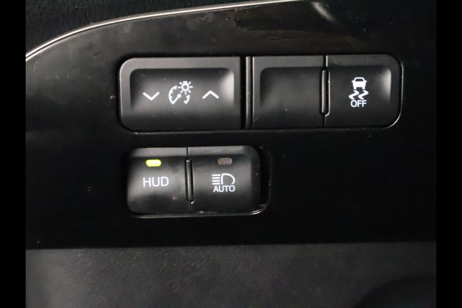 Toyota Prius 1.8 Dynamic Sport | 1e eigenaar | Dealer onderhouden | Stoelverwarming |