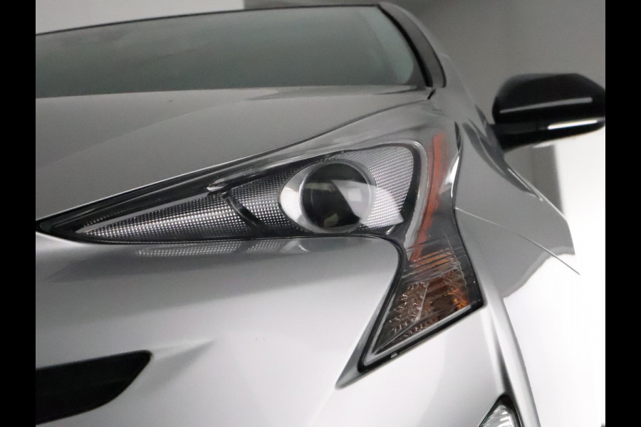 Toyota Prius 1.8 Dynamic Sport | 1e eigenaar | Dealer onderhouden | Stoelverwarming |