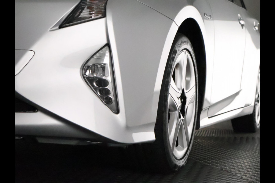 Toyota Prius 1.8 Dynamic Sport | 1e eigenaar | Dealer onderhouden | Stoelverwarming |