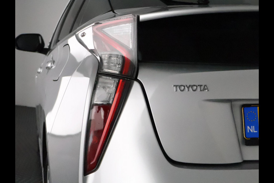 Toyota Prius 1.8 Dynamic Sport | 1e eigenaar | Dealer onderhouden | Stoelverwarming |