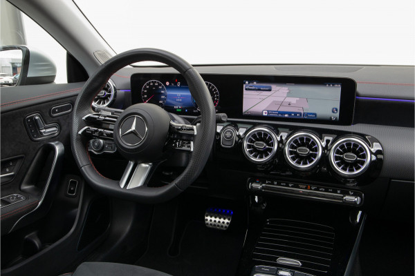 Mercedes-Benz CLA-Klasse 250 e AMG Facelift, Panorama, Burmester, Memory, Sfeerverlichting, Hybrid 2024