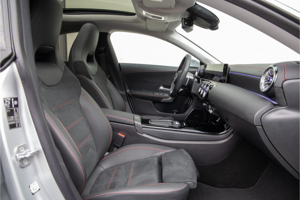 Mercedes-Benz CLA-Klasse 250 e AMG Facelift, Panorama, Burmester, Memory, Sfeerverlichting, Hybrid 2024