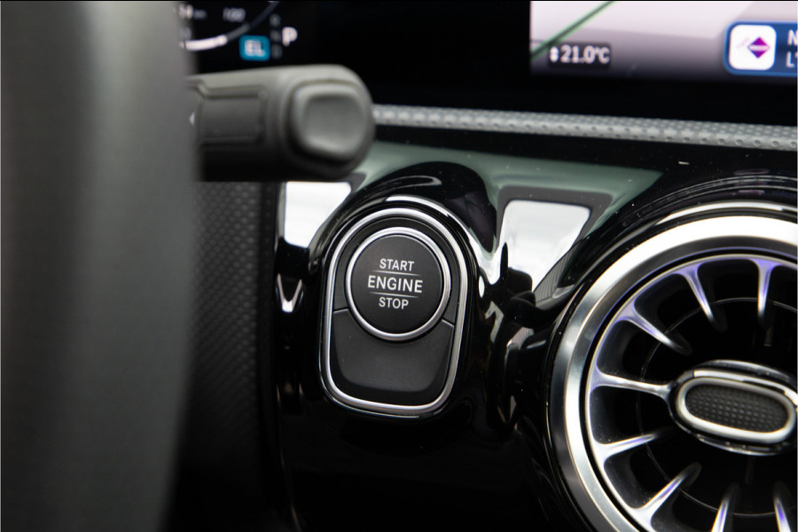 Mercedes-Benz CLA-Klasse 250 e AMG Facelift, Panorama, Burmester, Memory, Sfeerverlichting, Hybrid 2024