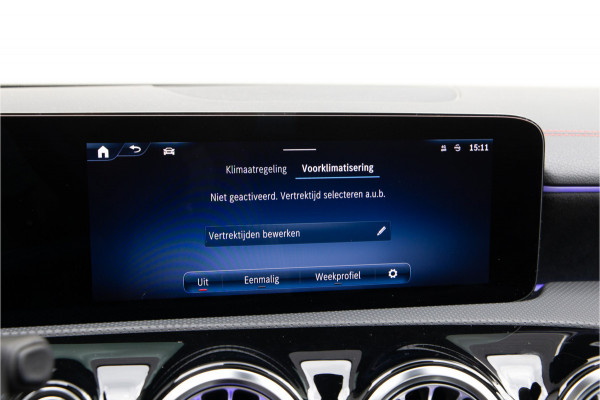 Mercedes-Benz CLA-Klasse 250 e AMG Facelift, Panorama, Burmester, Memory, Sfeerverlichting, Hybrid 2024