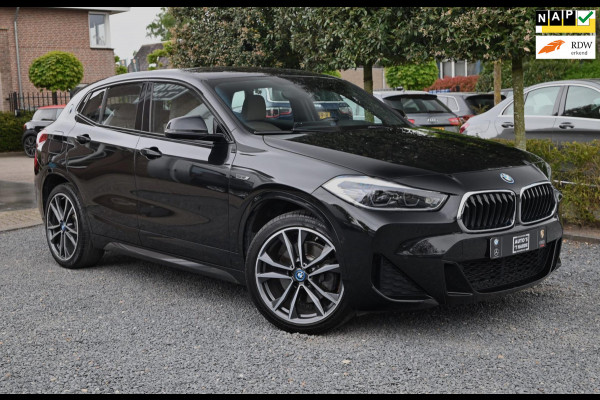 BMW X2 XDrive25e Executive M-Sport 220 PK Dealer o.h Head-Up Camera Leder LED 19''