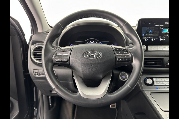 Hyundai Kona EV Fashion 64 kWh [ 3-Fase ] (INCL.BTW) *ADAPTIVE-CRUISE | NAVI-FULLMAP | KEYLESS | CAMERA | KRELL-AUDIO | COMFORT-SEATS | COMFORT-SEATS | PDC | 17''ALU*