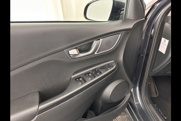Hyundai Kona EV Fashion 64 kWh [ 3-Fase ] (INCL.BTW) *ADAPTIVE-CRUISE | NAVI-FULLMAP | KEYLESS | CAMERA | KRELL-AUDIO | COMFORT-SEATS | COMFORT-SEATS | PDC | 17''ALU*