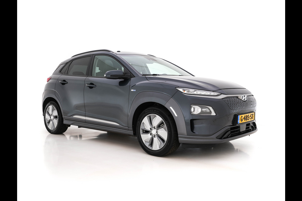 Hyundai Kona EV Premium 64 kWh (INCL-BTW) *PANO | FULL-LEATHER | HEAD-UP | FULL-LED | NAVI-FULLMAP | DAB | ADAPTIVE-CRUISE | KRELL-AUDIO | KEYLESS | CAMERA | BLIND-SPOT | LANE-ASSIST | DIGI-COCKPIT | COMFORT-SEATS | TOWBAR Hyundai Kona EV Premium 64 kWh (INCL-BTW) *PANO | FULL-LEATHER | HEAD-UP | FULL-LED | NAVI-FULLMAP | DAB | ADAPTIVE-CRUISE | KRELL-AUDIO | KEYLESS | CAMERA | BLIND-SPOT | LANE-ASSIST | DIGI-COCKPIT | COMFORT-SEATS | TOWBAR