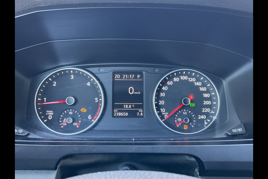 Volkswagen Transporter 5-Pers 2.0 TDI 204pk 4Motion L2H1 Dub Cab Highline 7-DSG L2H1 Dubbele Cabine Lang 4x4 Automaat AWD 4M DC
