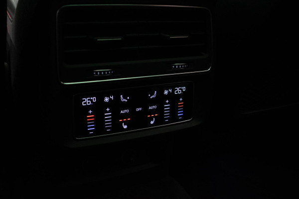 Audi RSQ8 4.0 TFSI quattro |Pano|Keramisch|HUD|Massage|B&O|