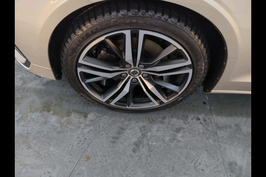 Volvo V60 2.0 B3 Essential Camera/Stoelverwarming/Trekhaak