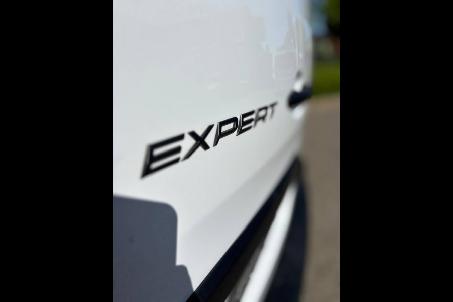 Peugeot Expert 145 PK 2.0 S&S L3 AUTOMAAT NIEUW MODEL WINTERPAKKET TREKHAAK CLIMATRONIC CAMERA LED DIGITAAL DISPLAY BETIMMERING STANDKACHEL