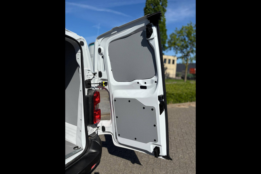 Peugeot Expert 145 PK 2.0 S&S L3 AUTOMAAT NIEUW MODEL WINTERPAKKET TREKHAAK CLIMATRONIC CAMERA LED DIGITAAL DISPLAY BETIMMERING STANDKACHEL