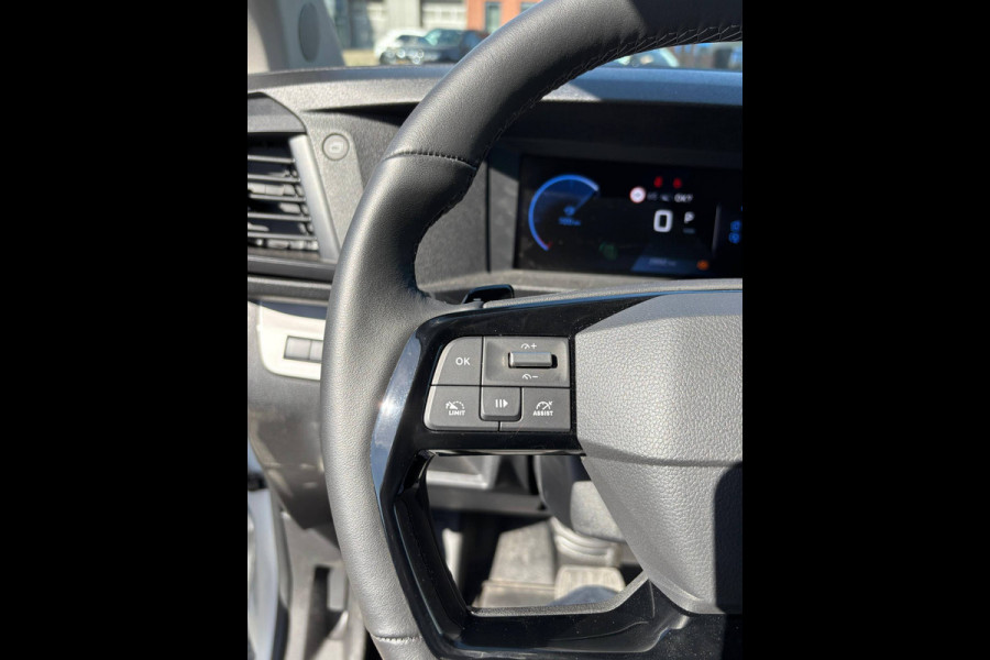 Peugeot Expert 145 PK 2.0 S&S L3 AUTOMAAT NIEUW MODEL WINTERPAKKET TREKHAAK CLIMATRONIC CAMERA LED DIGITAAL DISPLAY BETIMMERING STANDKACHEL