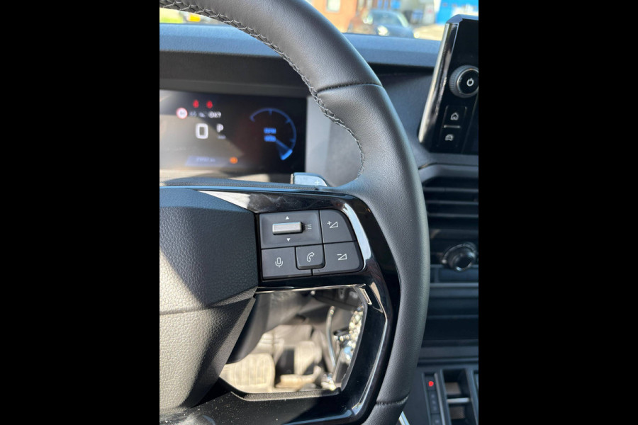 Peugeot Expert 145 PK 2.0 S&S L3 AUTOMAAT NIEUW MODEL WINTERPAKKET TREKHAAK CLIMATRONIC CAMERA LED DIGITAAL DISPLAY BETIMMERING STANDKACHEL