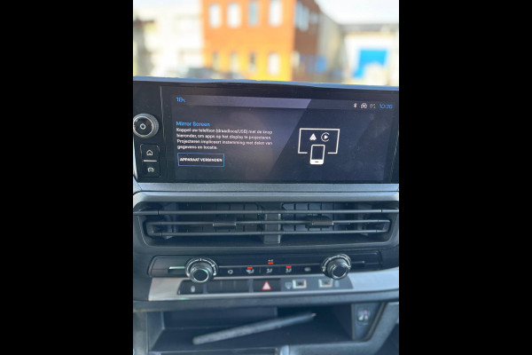 Peugeot Expert 145 PK 2.0 S&S L3 AUTOMAAT NIEUW MODEL WINTERPAKKET TREKHAAK CLIMATRONIC CAMERA LED DIGITAAL DISPLAY BETIMMERING STANDKACHEL