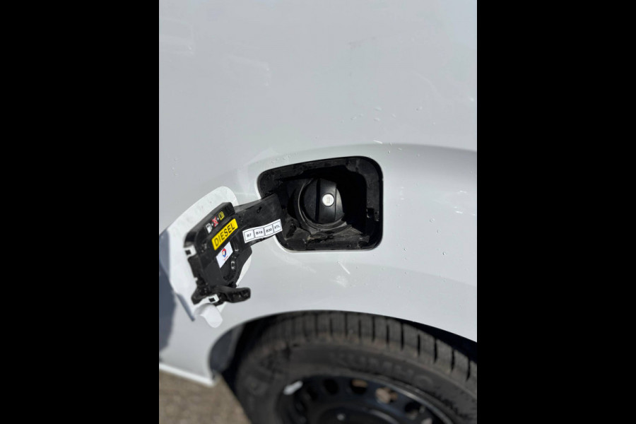 Peugeot Expert 145 PK 2.0 S&S L3 AUTOMAAT NIEUW MODEL WINTERPAKKET TREKHAAK CLIMATRONIC CAMERA LED DIGITAAL DISPLAY BETIMMERING STANDKACHEL