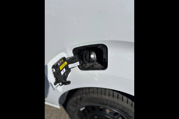 Peugeot Expert 145 PK 2.0 S&S L3 AUTOMAAT NIEUW MODEL WINTERPAKKET TREKHAAK CLIMATRONIC CAMERA LED DIGITAAL DISPLAY BETIMMERING STANDKACHEL