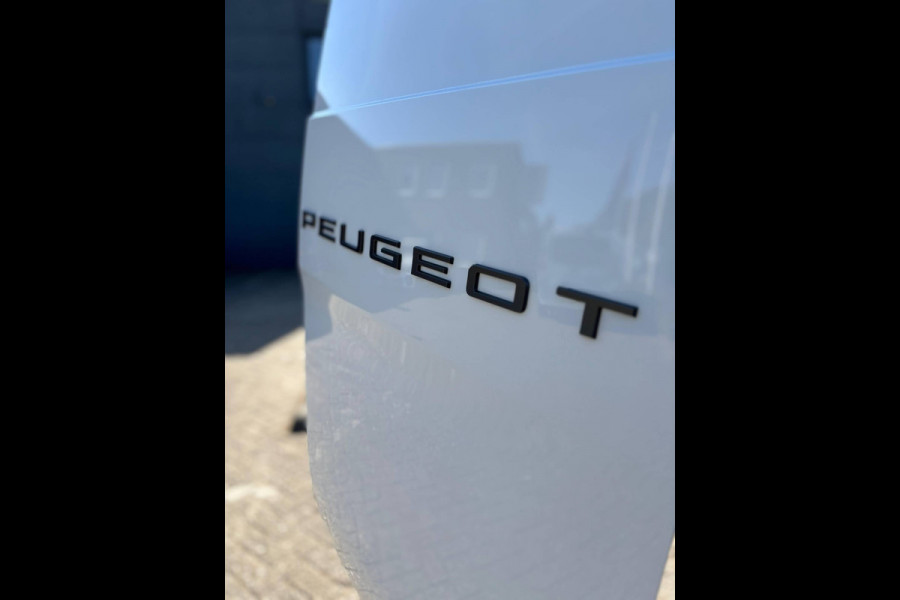 Peugeot Expert 145 PK 2.0 S&S L3 AUTOMAAT NIEUW MODEL WINTERPAKKET TREKHAAK CLIMATRONIC CAMERA LED DIGITAAL DISPLAY BETIMMERING STANDKACHEL