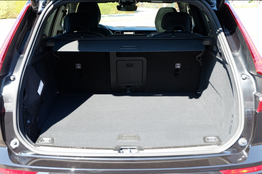 Volvo XC60 2.0 T6 AWD PHEV Long Range Ultra Black Ed Massage/Luchtvering/Pa
