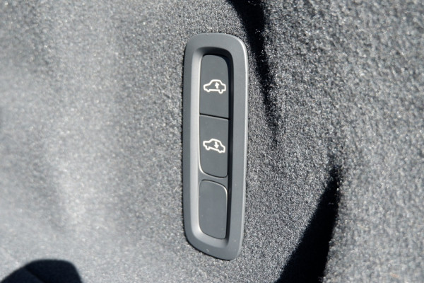 Volvo XC60 2.0 T6 AWD PHEV Long Range Ultra Black Ed Massage/Luchtvering/Pa