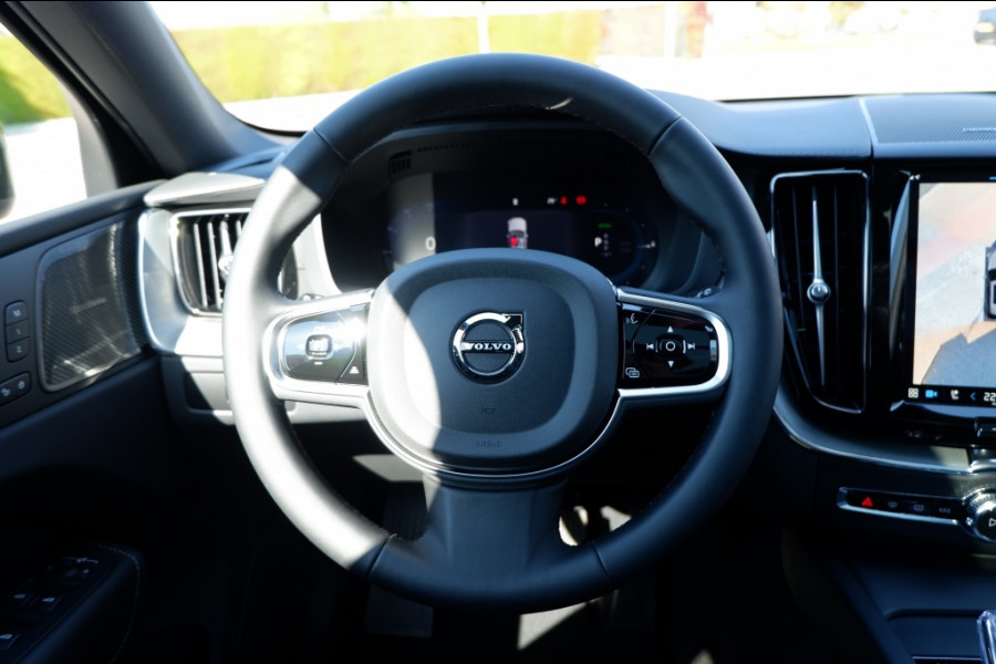Volvo XC60 2.0 T6 AWD PHEV Long Range Ultra Black Ed Massage/Luchtvering/Pa