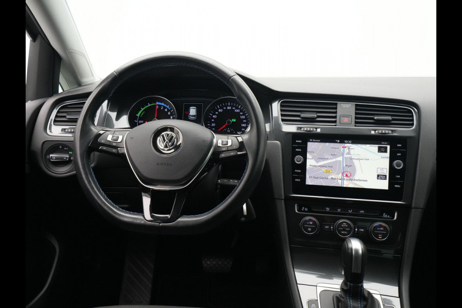 Volkswagen e-Golf E-DITION 136pk Navigatie Camera Acc Warmtepomp 68