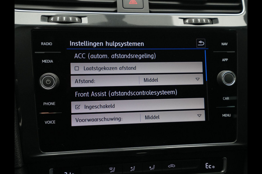 Volkswagen e-Golf E-DITION 136pk Navigatie Camera Acc Warmtepomp 68