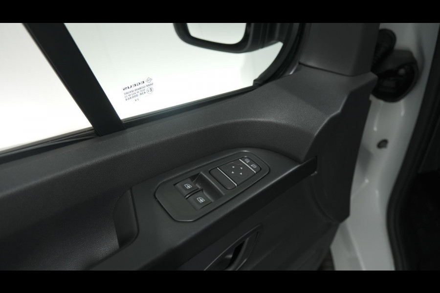 Renault Trafic 2.0 dCi 150 T30 L2H1 Comfort | Navigatie | Vloerplaat | Airco | Parkeersensoren | Apple Carplay