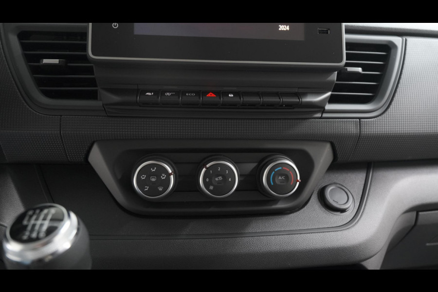 Renault Trafic 2.0 dCi 150 T30 L2H1 Comfort | Navigatie | Vloerplaat | Airco | Parkeersensoren | Apple Carplay