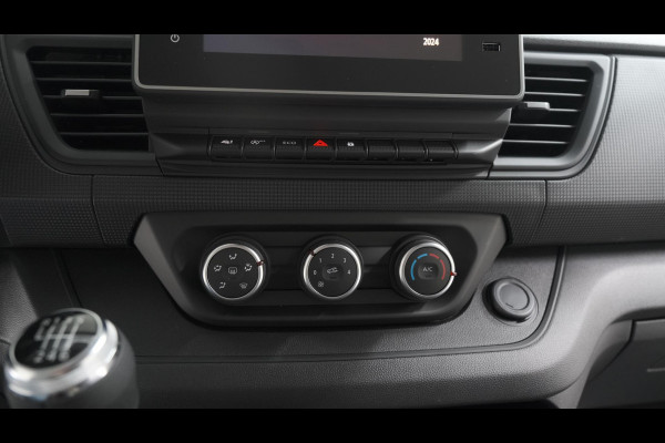 Renault Trafic 2.0 dCi 150 T30 L2H1 Comfort | Navigatie | Vloerplaat | Airco | Parkeersensoren | Apple Carplay