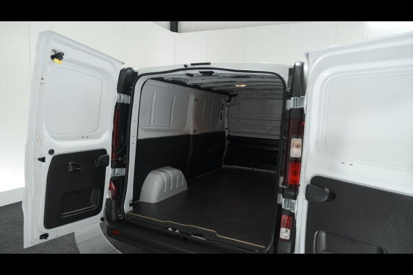 Renault Trafic 2.0 dCi 150 T30 L2H1 Comfort | Navigatie | Vloerplaat | Airco | Parkeersensoren | Apple Carplay
