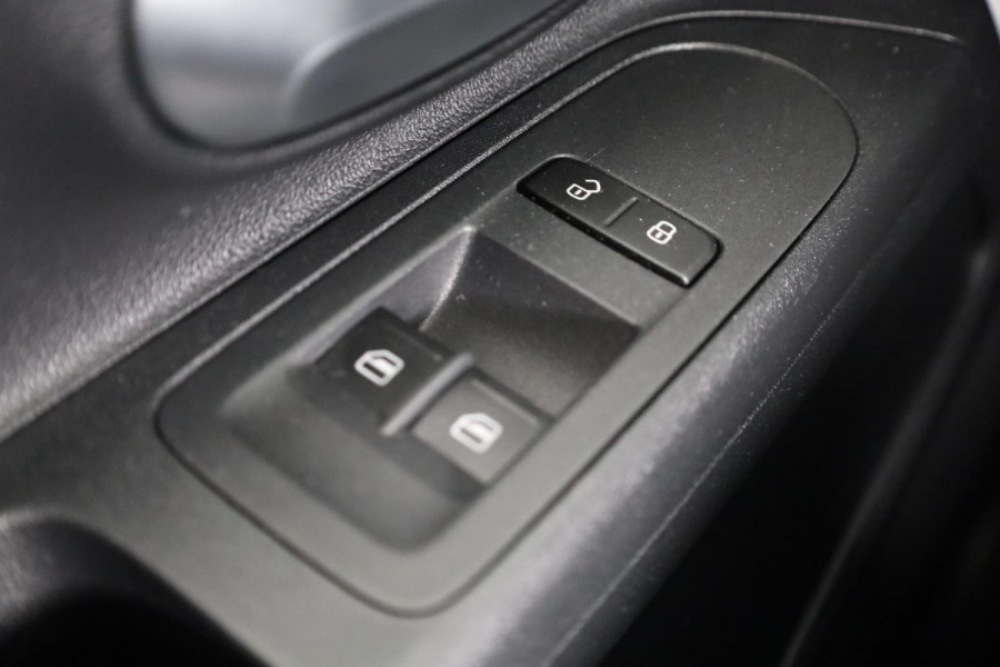 Volkswagen up! 1.0 65 pk | Verlengde garantie | Navigatie via App | Autom. airco | Cruise control | Parkeersensoren achter | Achteruitrijcamera |