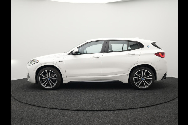 BMW X2 xDrive25e M Sport Plug In Hybrid 220pk Dealer O.H PHEV | Adaptive Cruise | Head Up | Lederen Sportstoelen | Camera | 19"L.M | Apple Carplay | Sfeerverlichting | Stuurverwarming |