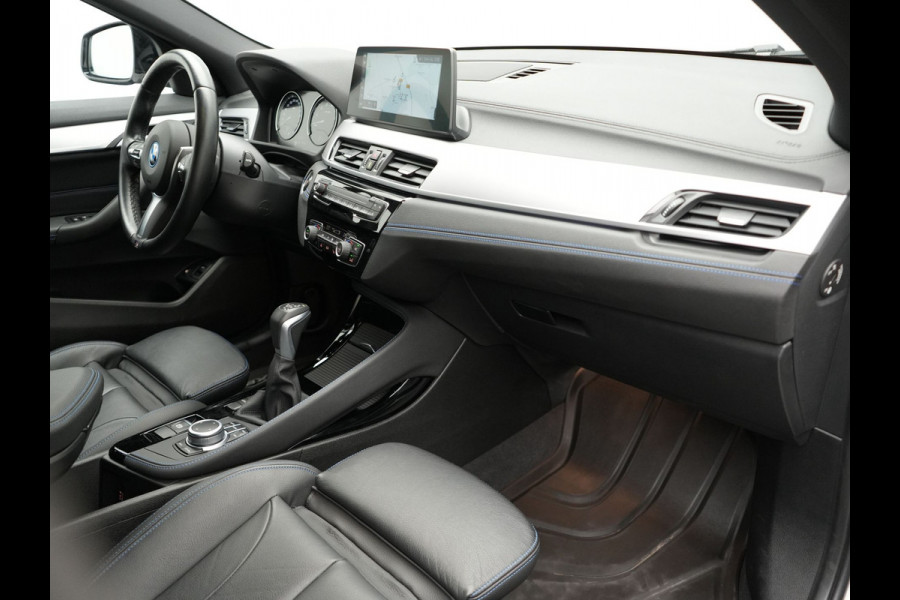 BMW X2 xDrive25e M Sport Plug In Hybrid 220pk Dealer O.H PHEV | Adaptive Cruise | Head Up | Lederen Sportstoelen | Camera | 19"L.M | Apple Carplay | Sfeerverlichting | Stuurverwarming |