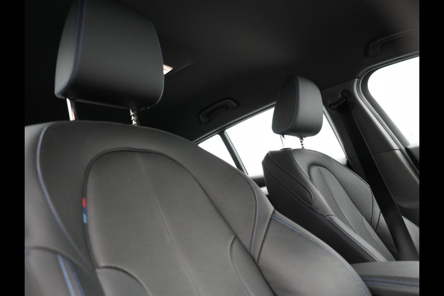 BMW X2 xDrive25e M Sport Plug In Hybrid 220pk Dealer O.H PHEV | Adaptive Cruise | Head Up | Lederen Sportstoelen | Camera | 19"L.M | Apple Carplay | Sfeerverlichting | Stuurverwarming |