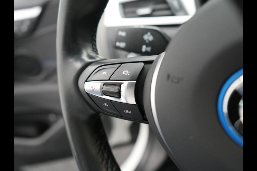 BMW X2 xDrive25e M Sport Plug In Hybrid 220pk Dealer O.H PHEV | Adaptive Cruise | Head Up | Lederen Sportstoelen | Camera | 19"L.M | Apple Carplay | Sfeerverlichting | Stuurverwarming |