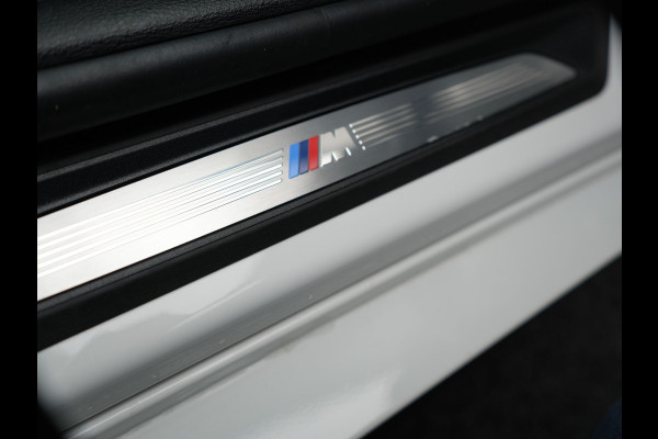 BMW X2 xDrive25e M Sport Plug In Hybrid 220pk Dealer O.H PHEV | Adaptive Cruise | Head Up | Lederen Sportstoelen | Camera | 19"L.M | Apple Carplay | Sfeerverlichting | Stuurverwarming |