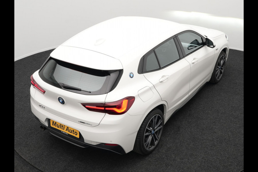 BMW X2 xDrive25e M Sport Plug In Hybrid 220pk Dealer O.H PHEV | Adaptive Cruise | Head Up | Lederen Sportstoelen | Camera | 19"L.M | Apple Carplay | Sfeerverlichting | Stuurverwarming |