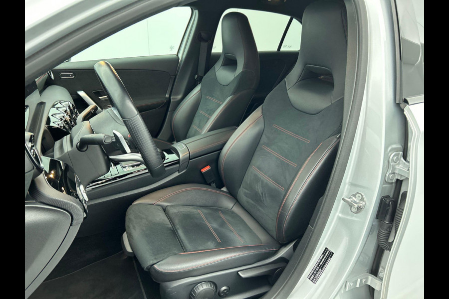 Mercedes-Benz A-Klasse 180 Business Solution AMG(NL auto, Dealer onderhoud, Navi Groot, StoelV, Parkeersensoren, Carplay, Etc)
