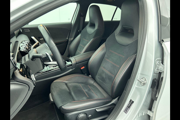 Mercedes-Benz A-Klasse 180 Business Solution AMG(NL auto, Dealer onderhoud, Navi Groot, StoelV, Parkeersensoren, Carplay, Etc)