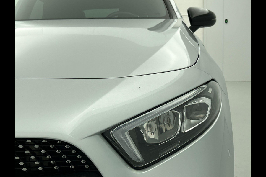Mercedes-Benz A-Klasse 180 Business Solution AMG(NL auto, Dealer onderhoud, Navi Groot, StoelV, Parkeersensoren, Carplay, Etc)