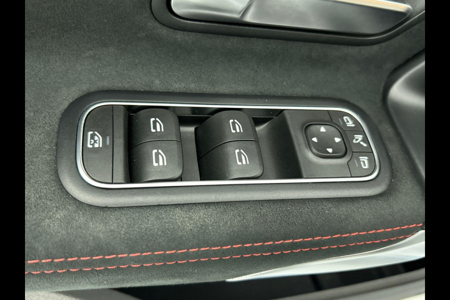 Mercedes-Benz A-Klasse 180 Business Solution AMG(NL auto, Dealer onderhoud, Navi Groot, StoelV, Parkeersensoren, Carplay, Etc)