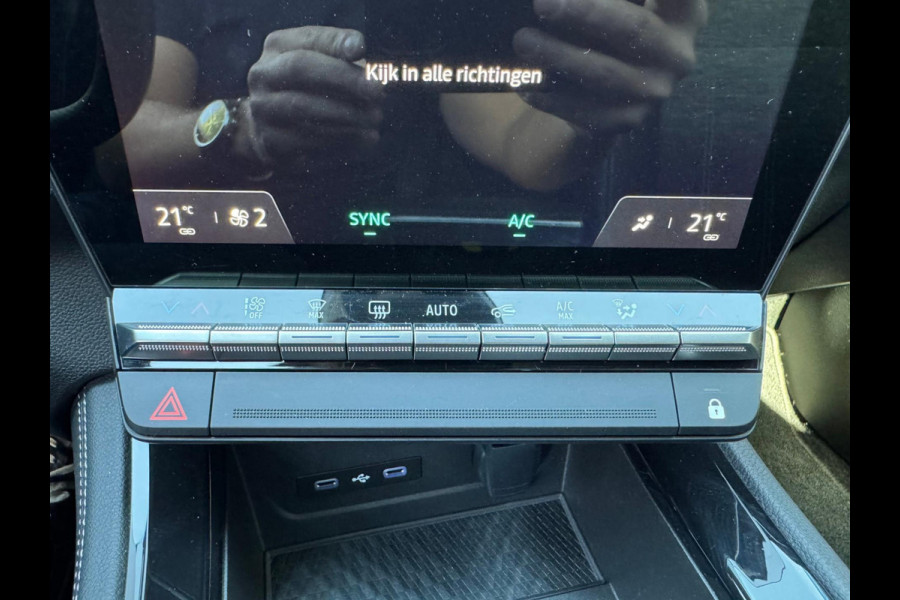 Renault Austral 1.2 E-Tech full hybrid 200 techno Virtual cockpit / P-sensoren & camera / LM velgen / Full LED