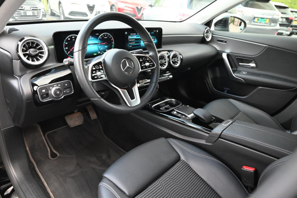 Mercedes-Benz A-Klasse 250 e Progressive 218 PK Widescreen Half/Leer Sfeerverlichting LED 17''